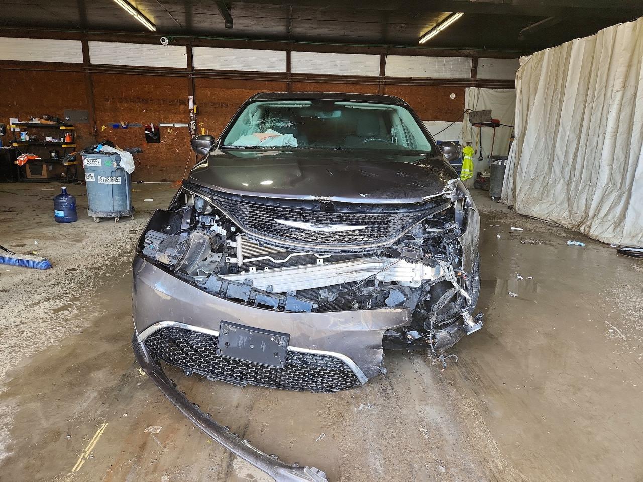Chrysler Pacifica Touring