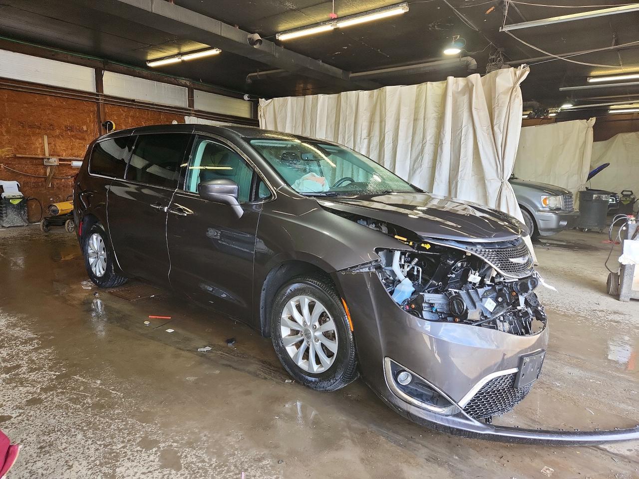 Chrysler Pacifica Touring
