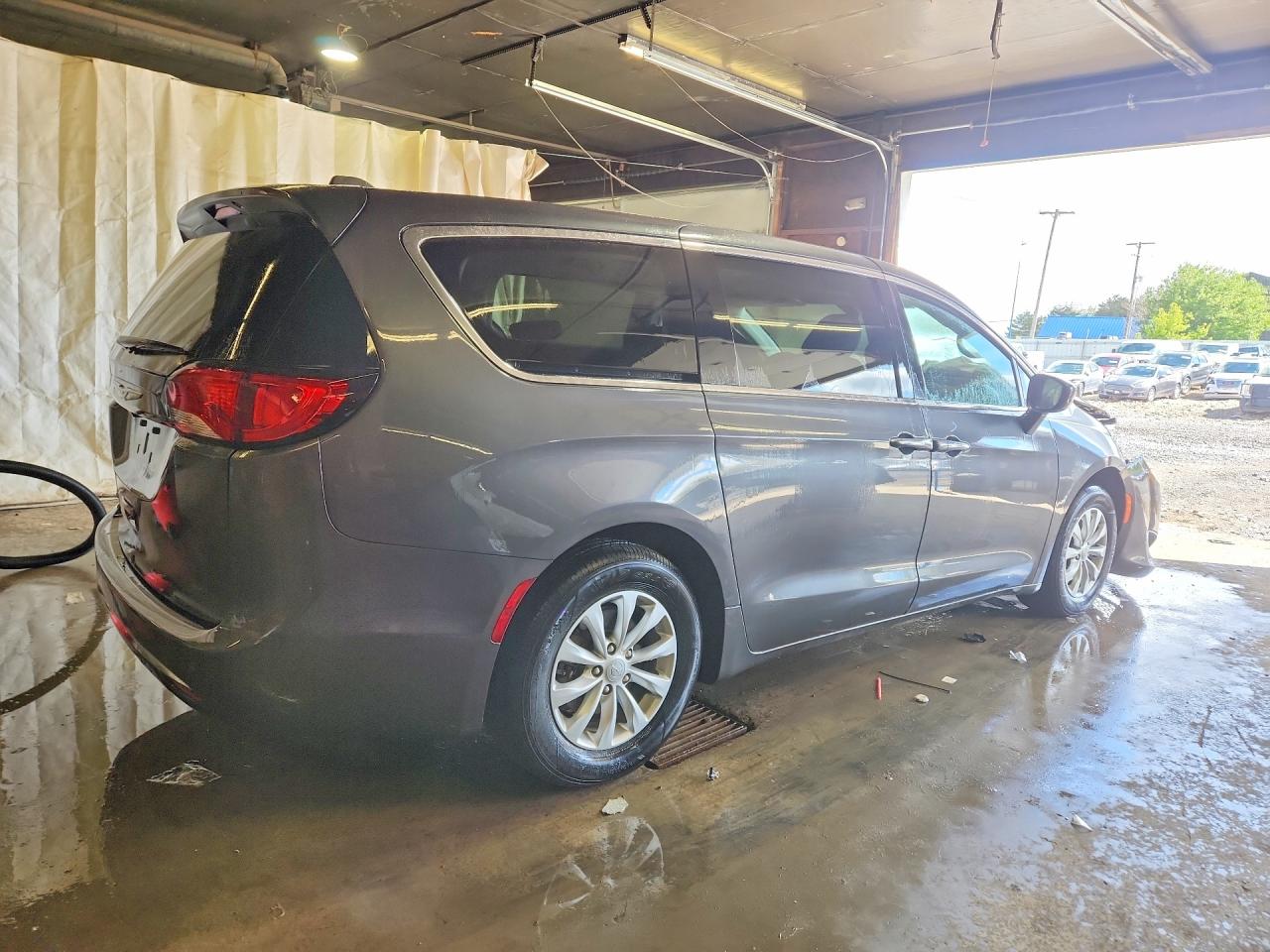 Chrysler Pacifica Touring