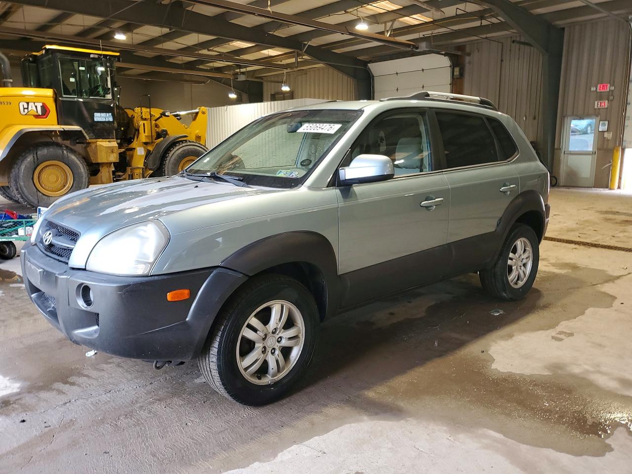 Salvage Hyundai TUCSON Image