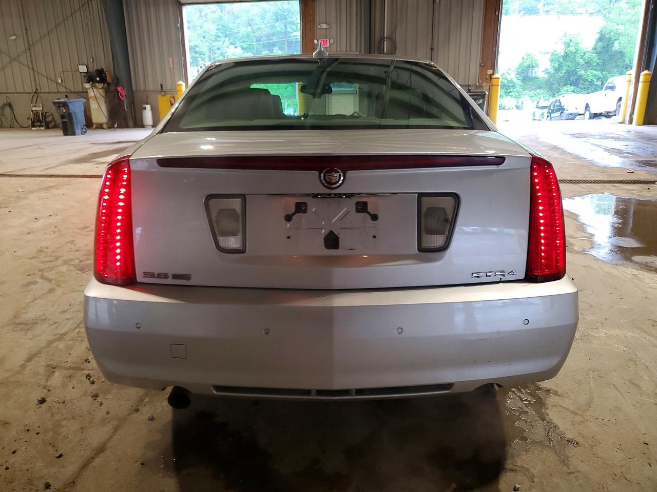 Cadillac STS