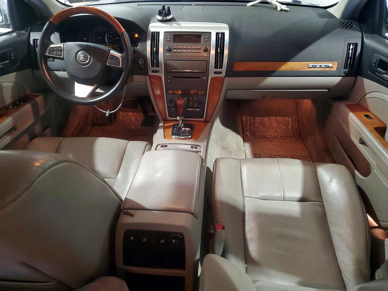 Cadillac STS