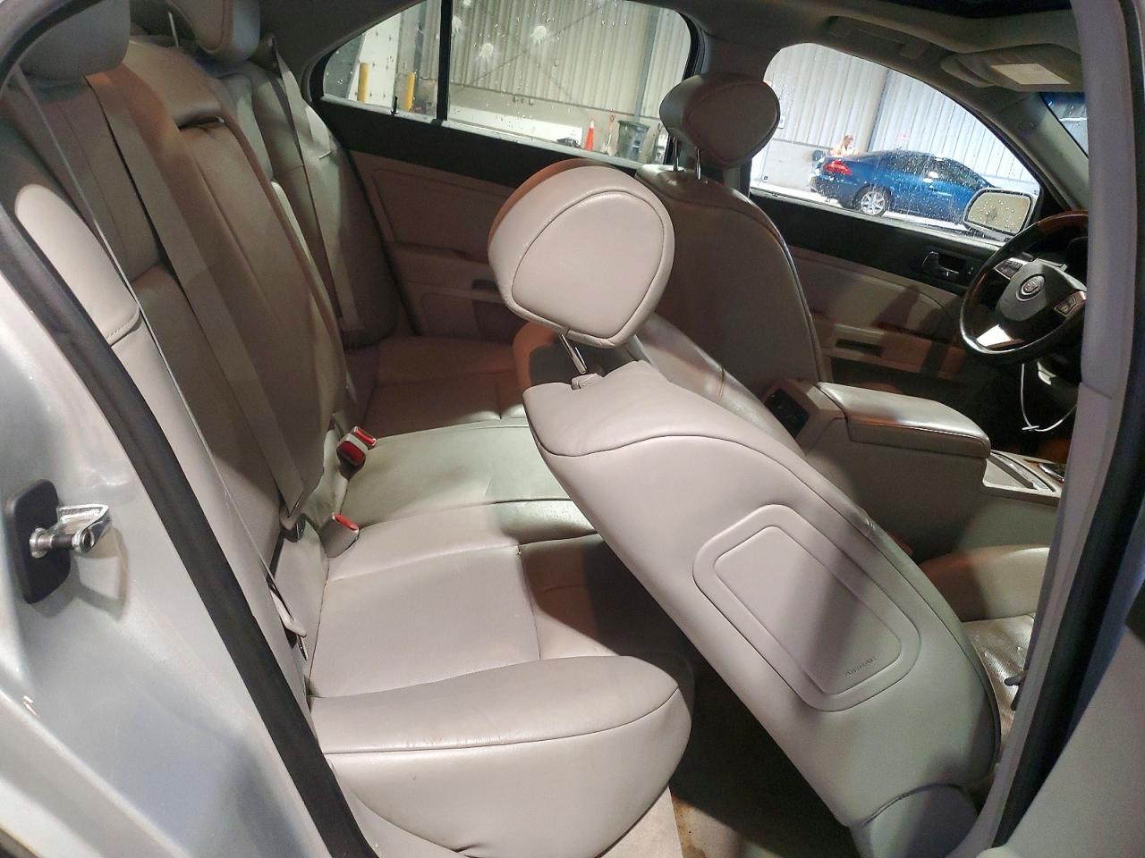 Cadillac STS