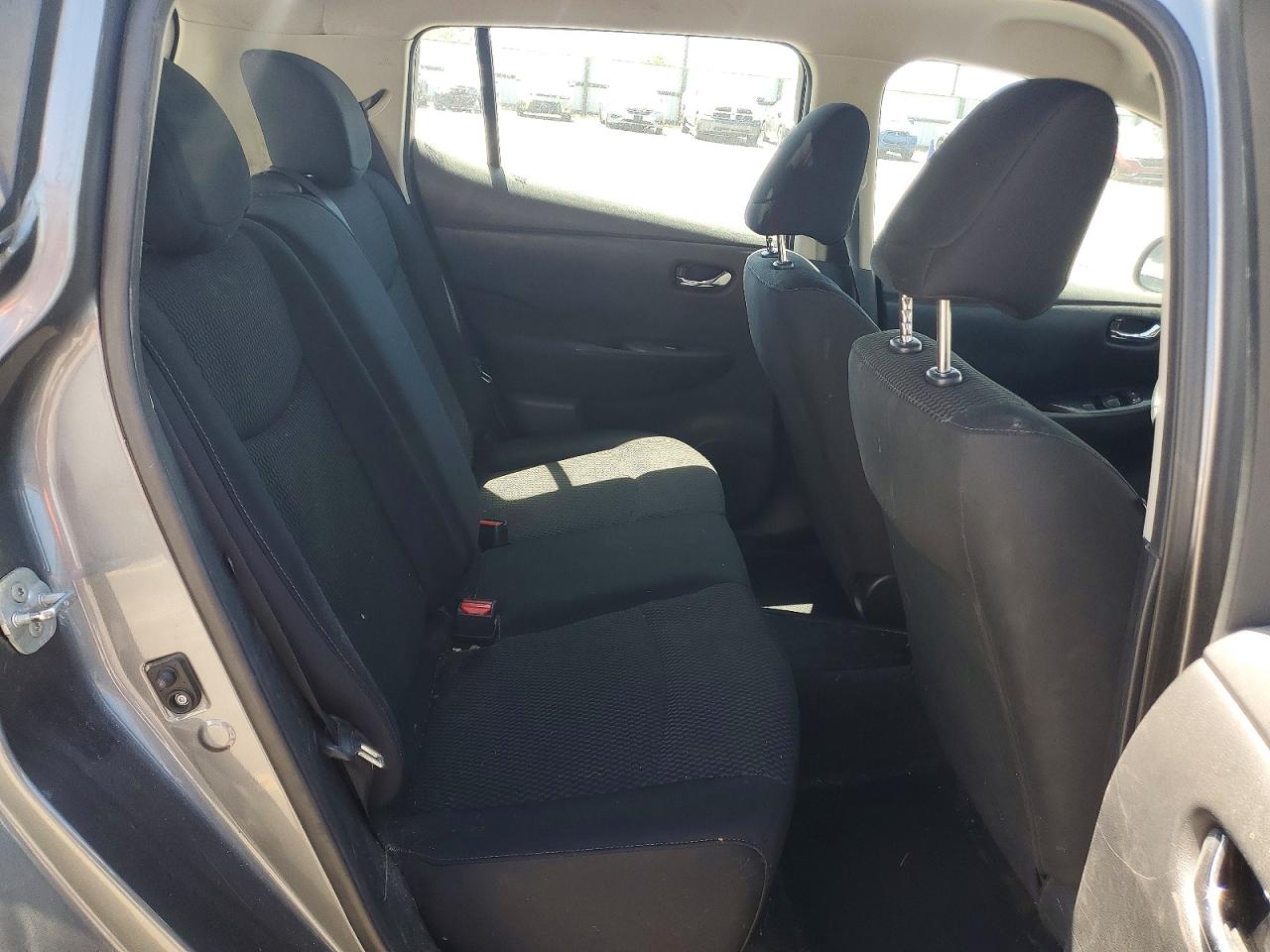 Nissan LEAF S