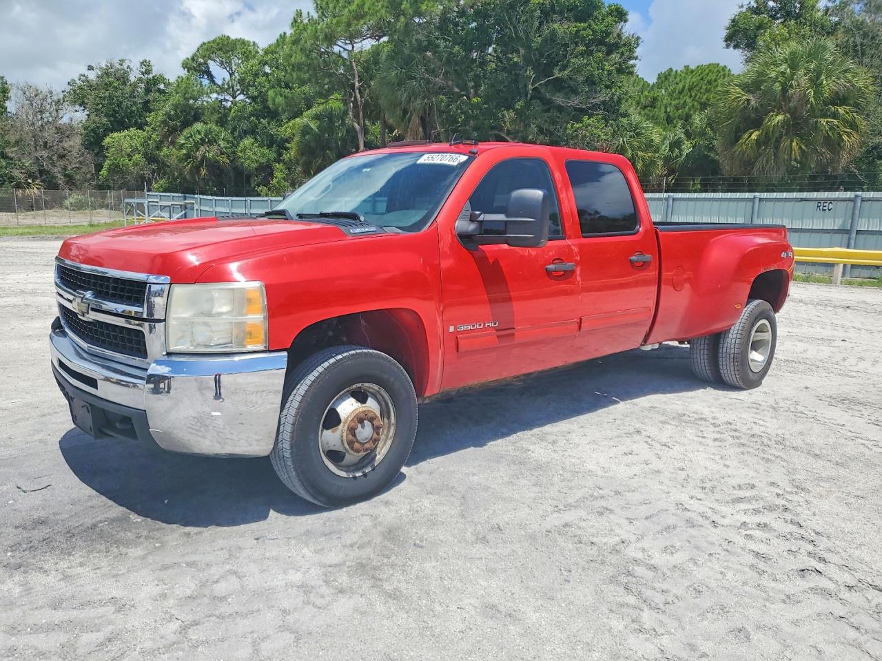 Salvage Chevrolet Silverado Image