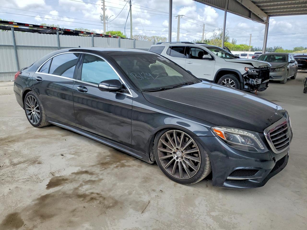 Mercedes-Benz S-Class 550
