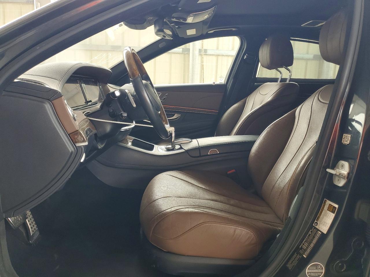 Mercedes-Benz S-Class 550