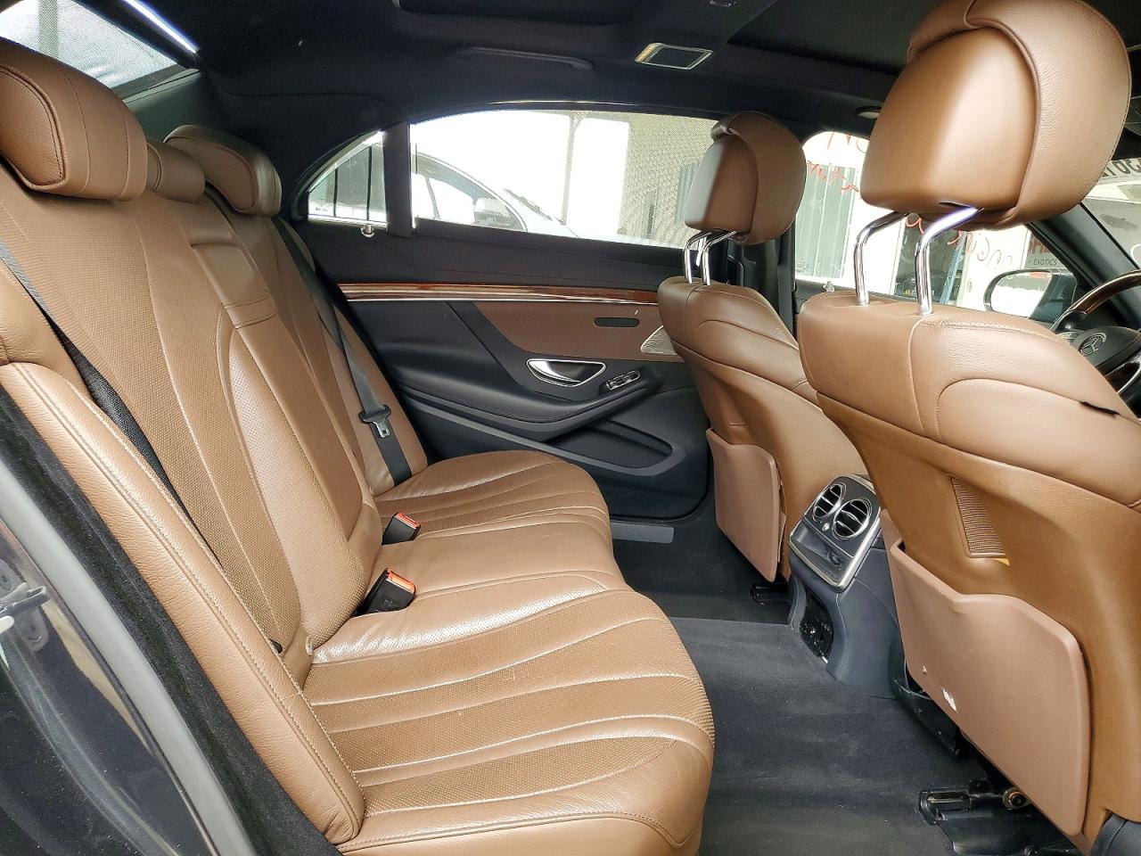 Mercedes-Benz S-Class 550