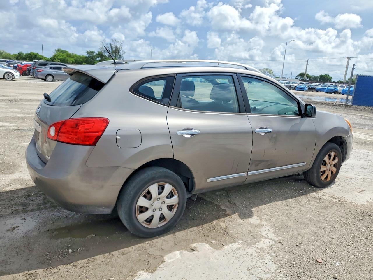 Nissan Rogue S