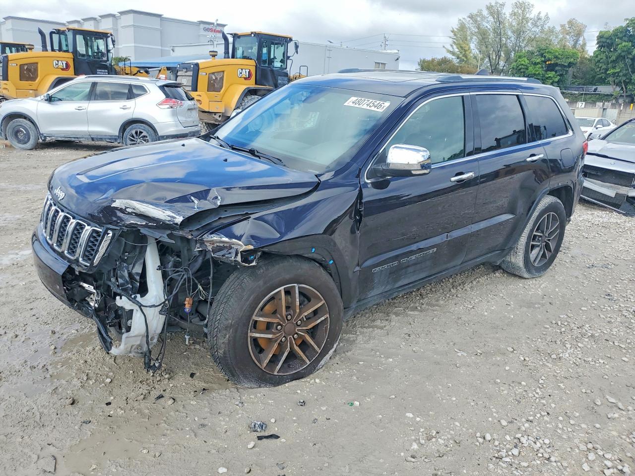 Salvage Jeep Cherokee Image