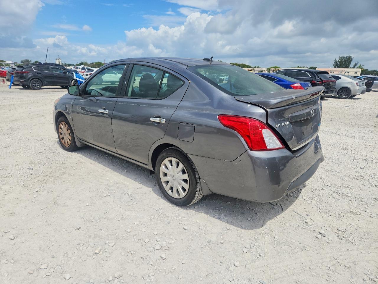 Nissan Versa 1.6 Sv
