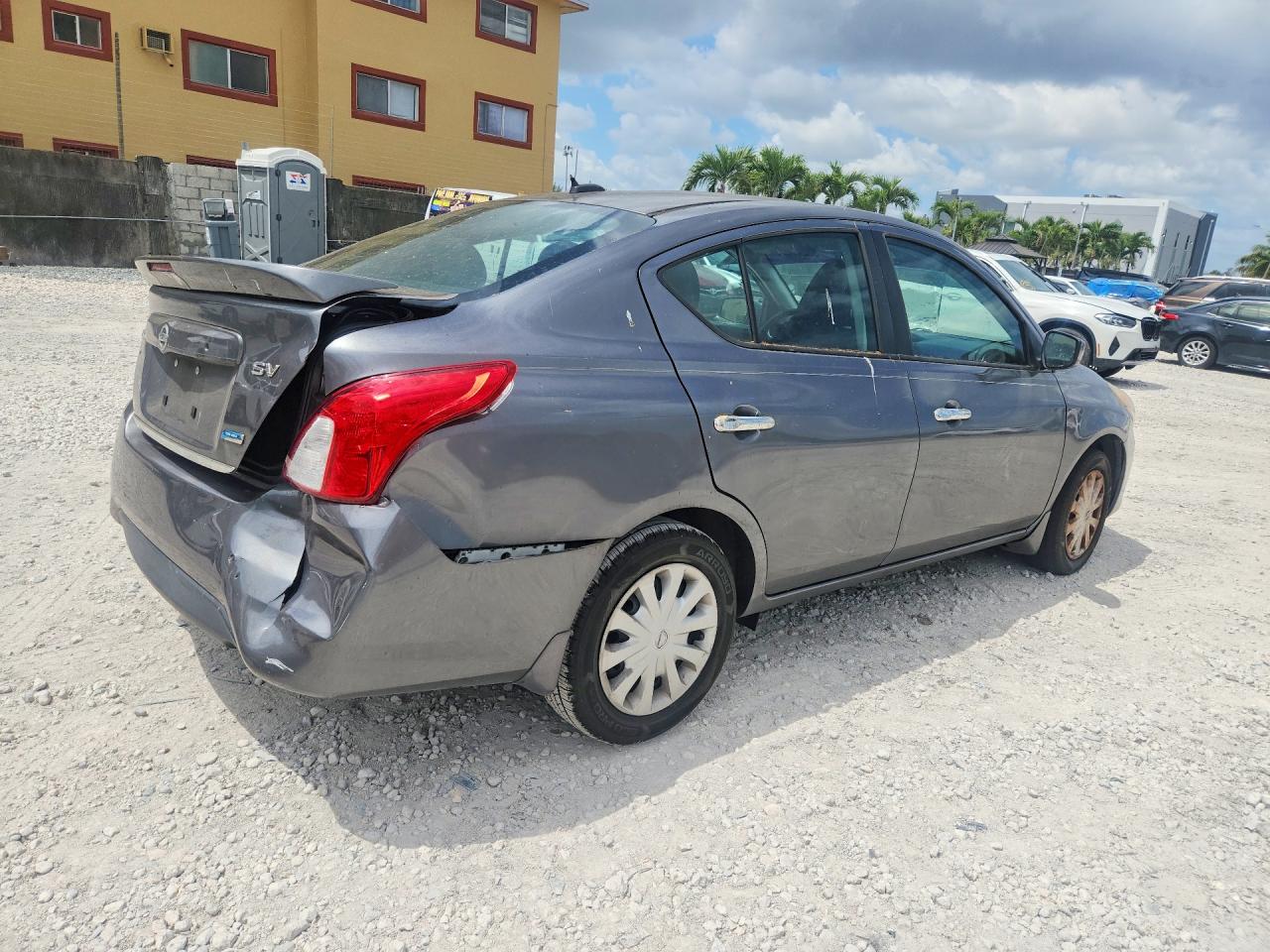 Nissan Versa 1.6 Sv
