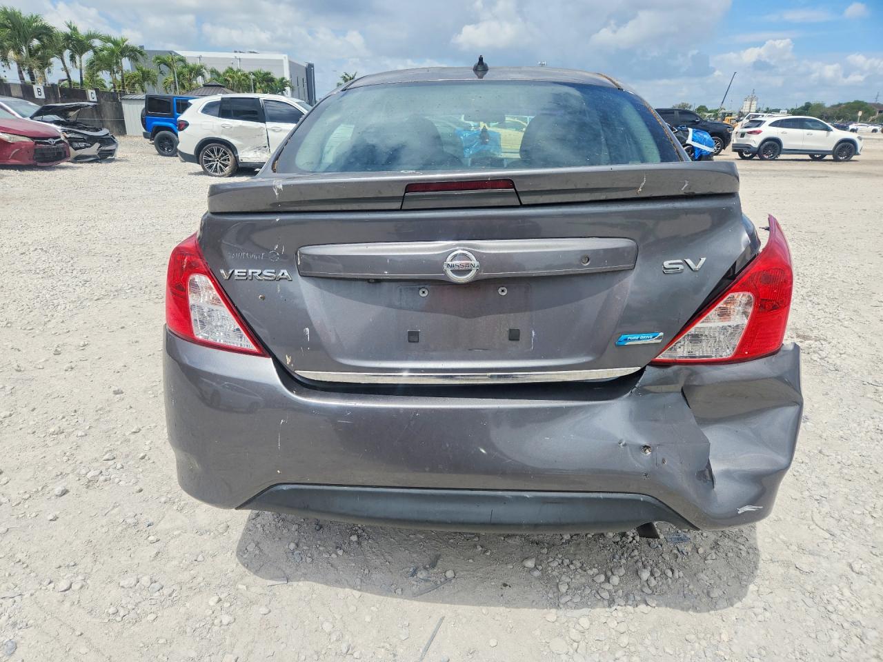 Nissan Versa 1.6 Sv