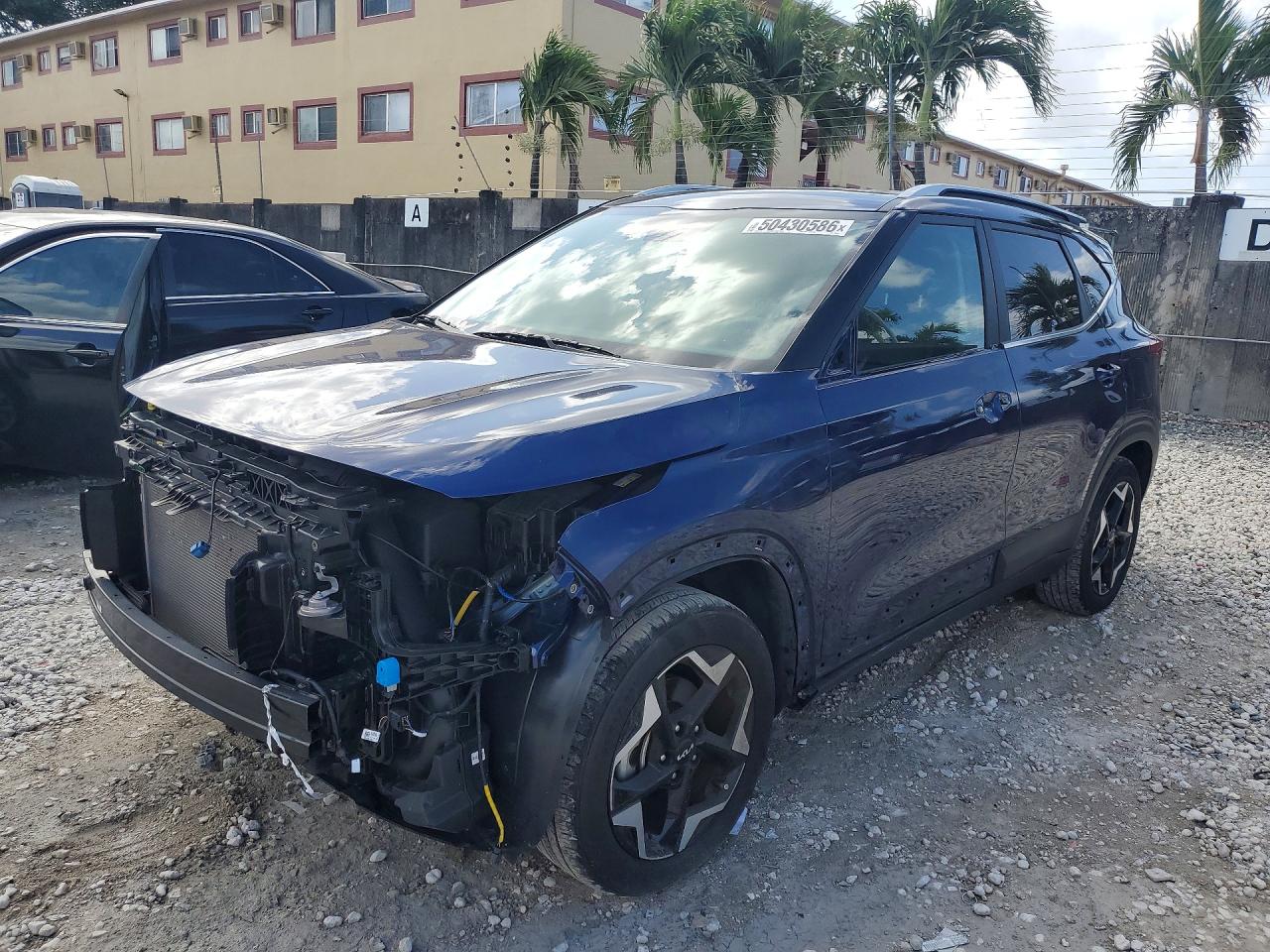 Salvage Kia Seltos Image