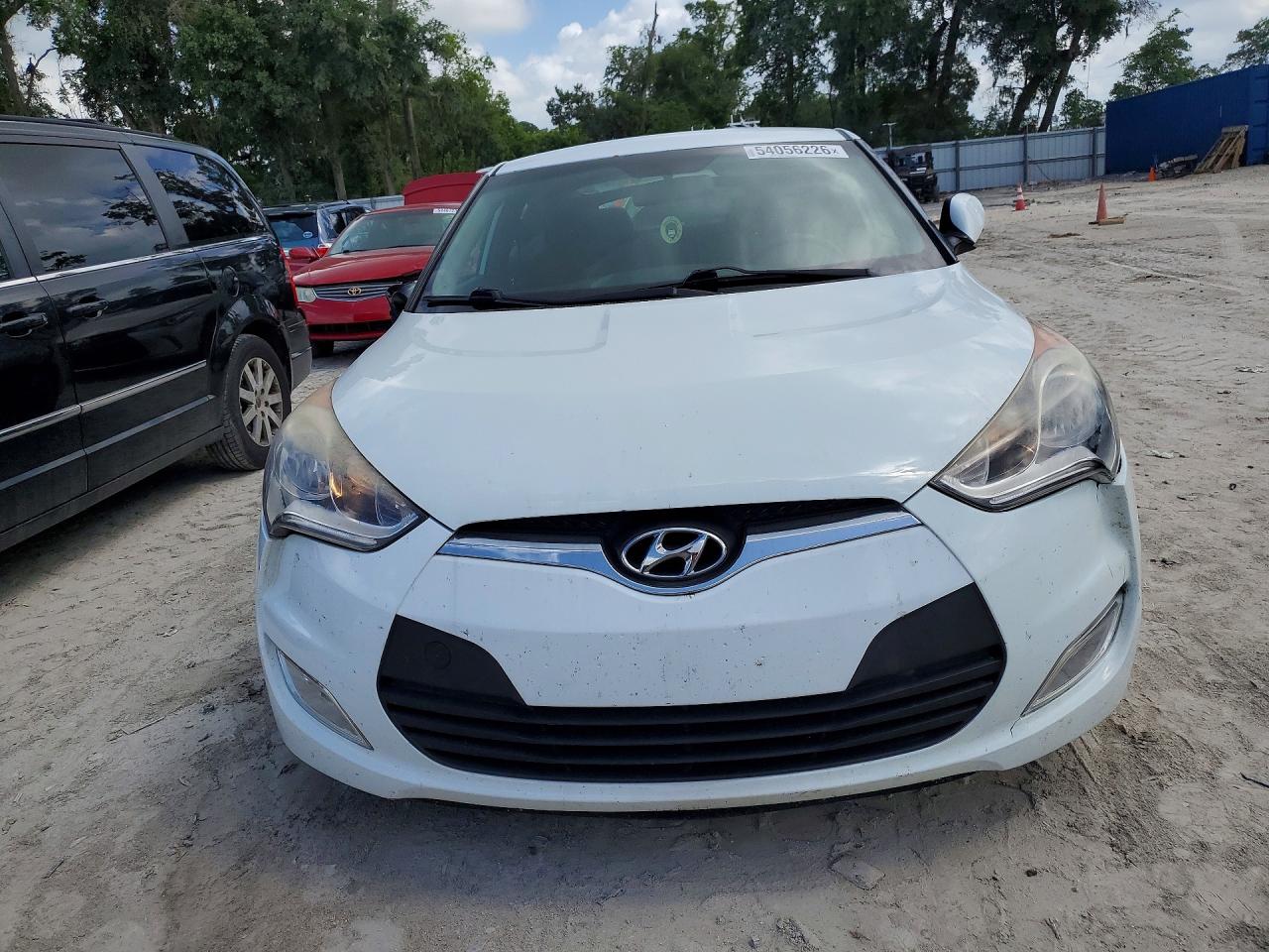 Hyundai VELOSTER Base
