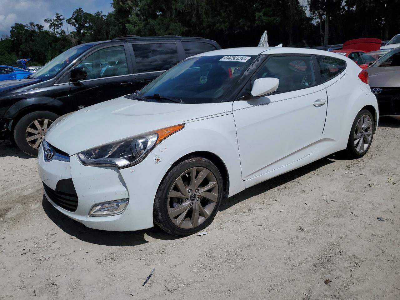 Salvage Hyundai VELOSTER Image