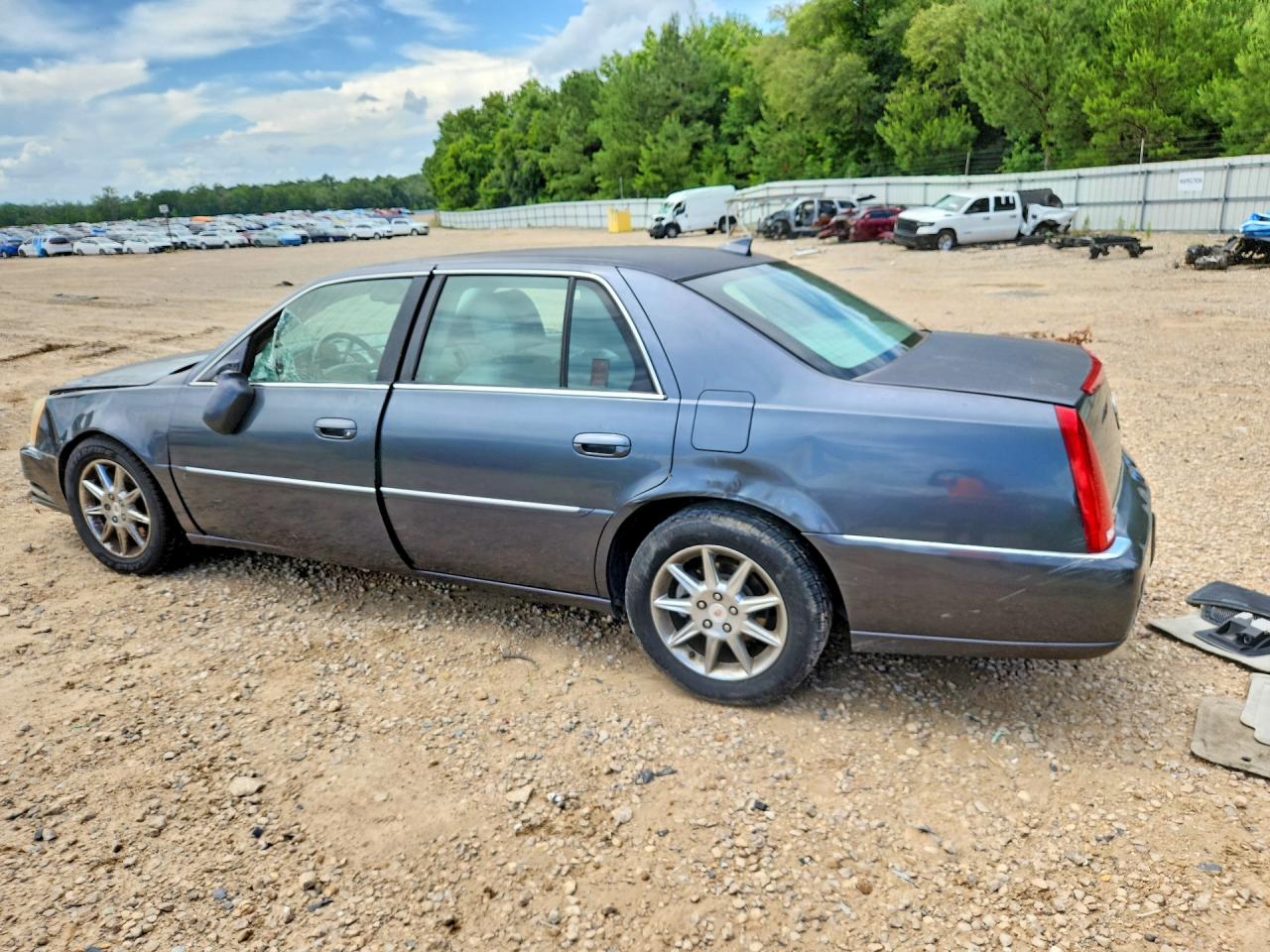 Cadillac DTS Luxury Collection