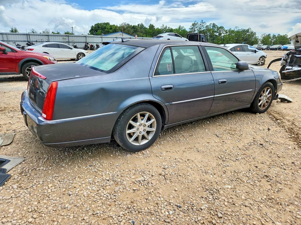 Cadillac DTS Luxury Collection