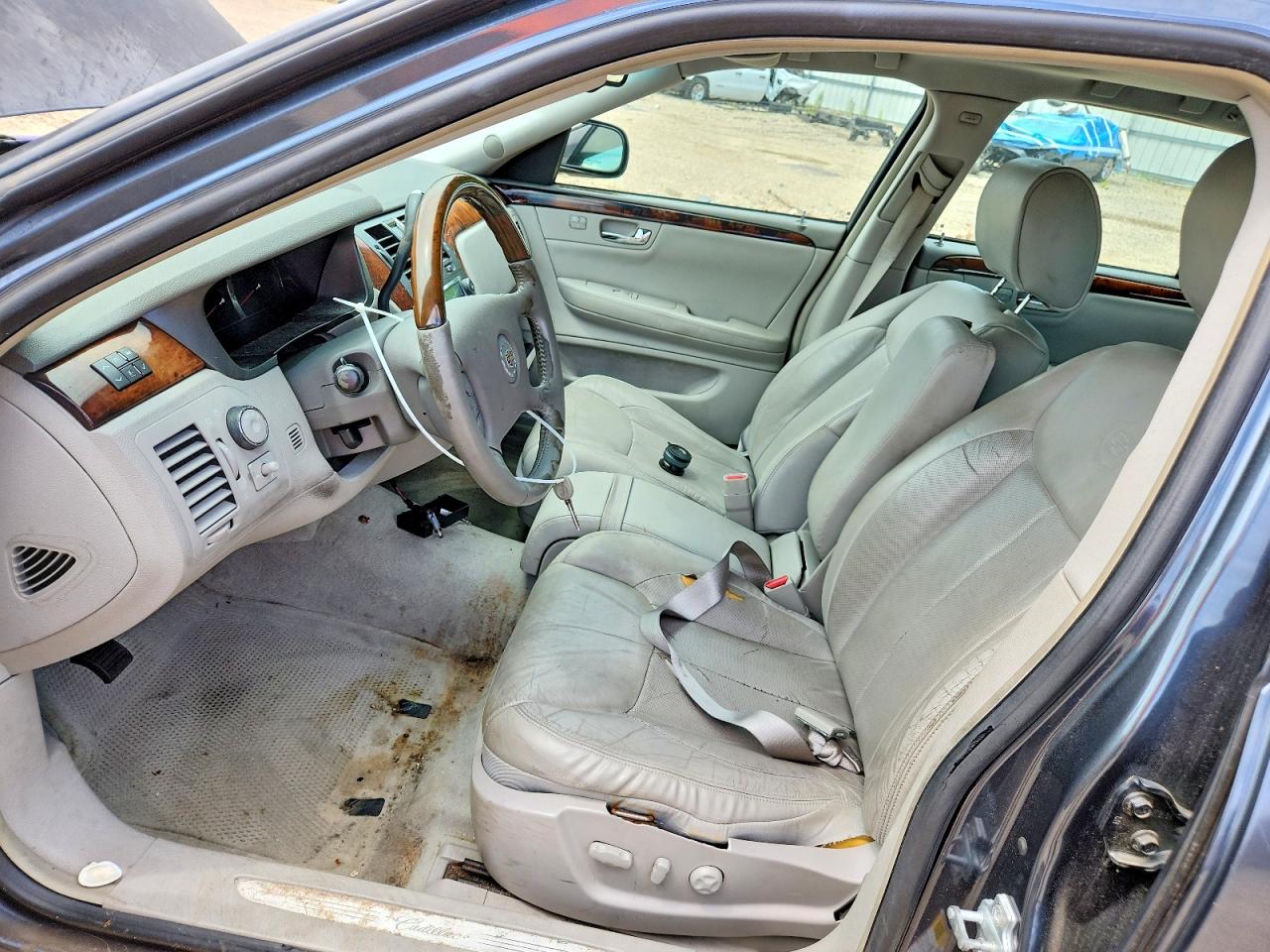 Cadillac DTS Luxury Collection