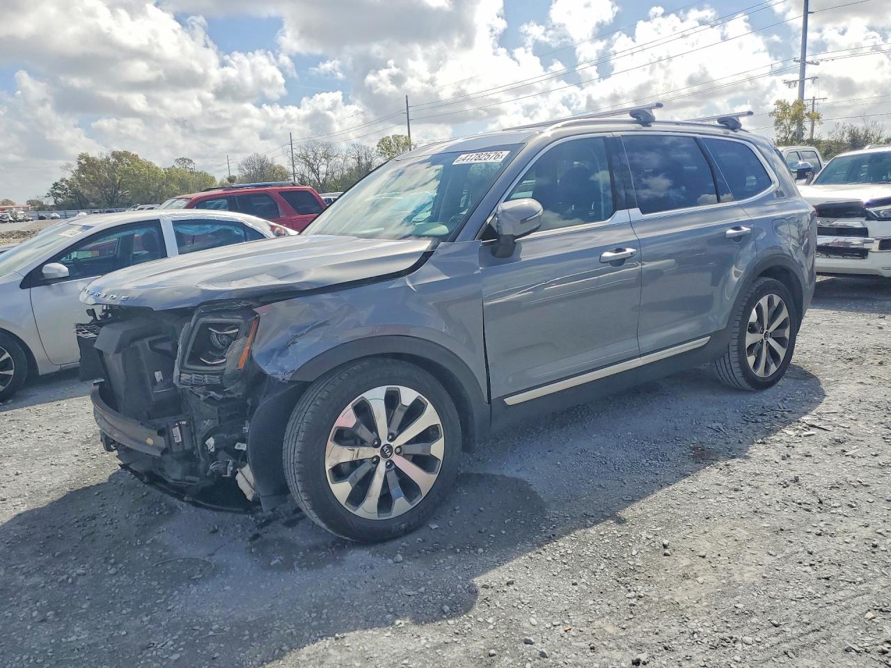 Salvage Kia Telluride Image