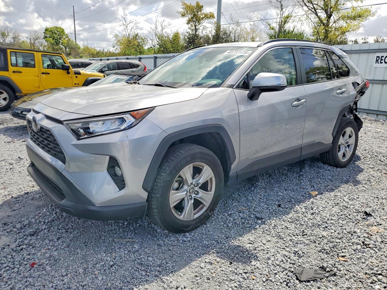 Salvage Toyota RAV4 Image