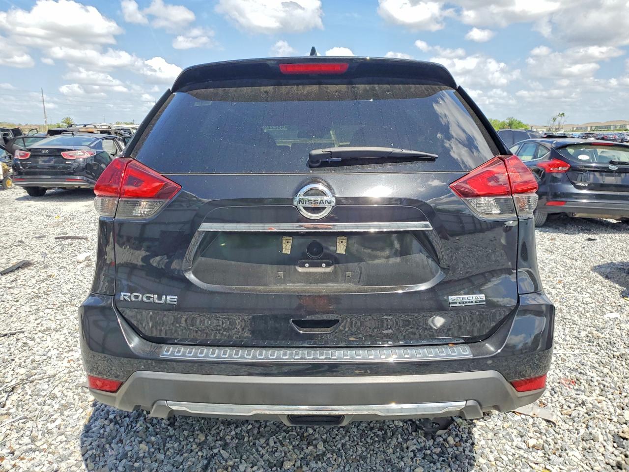 Nissan Rogue S