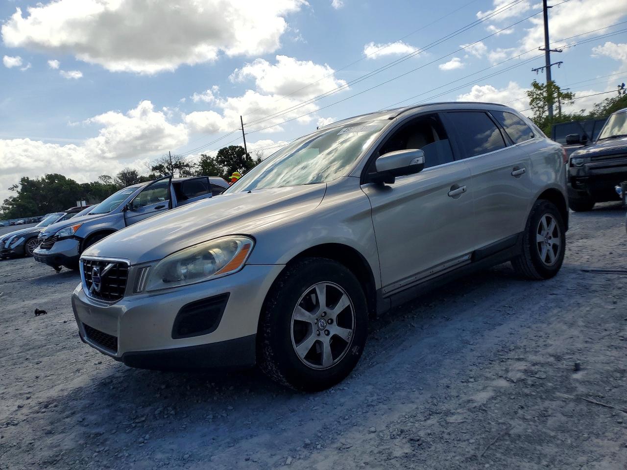 Salvage Volvo XC60 Image
