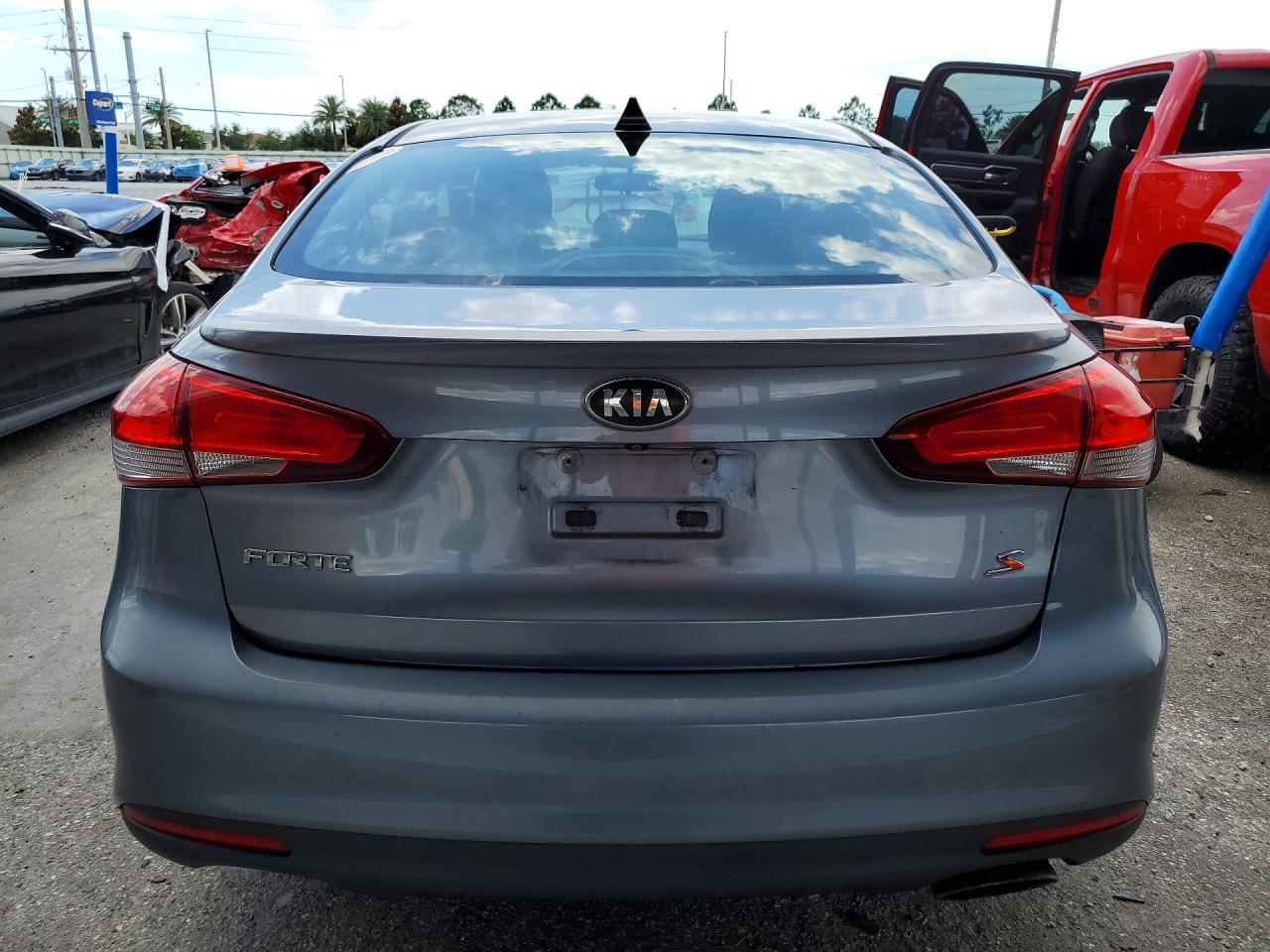 Kia Forte S