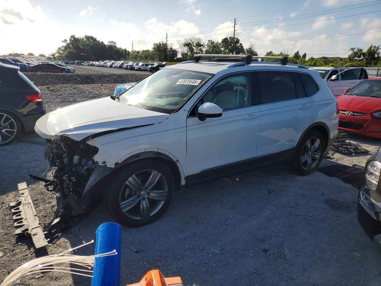 Salvage Volkswagen Tiguan Image