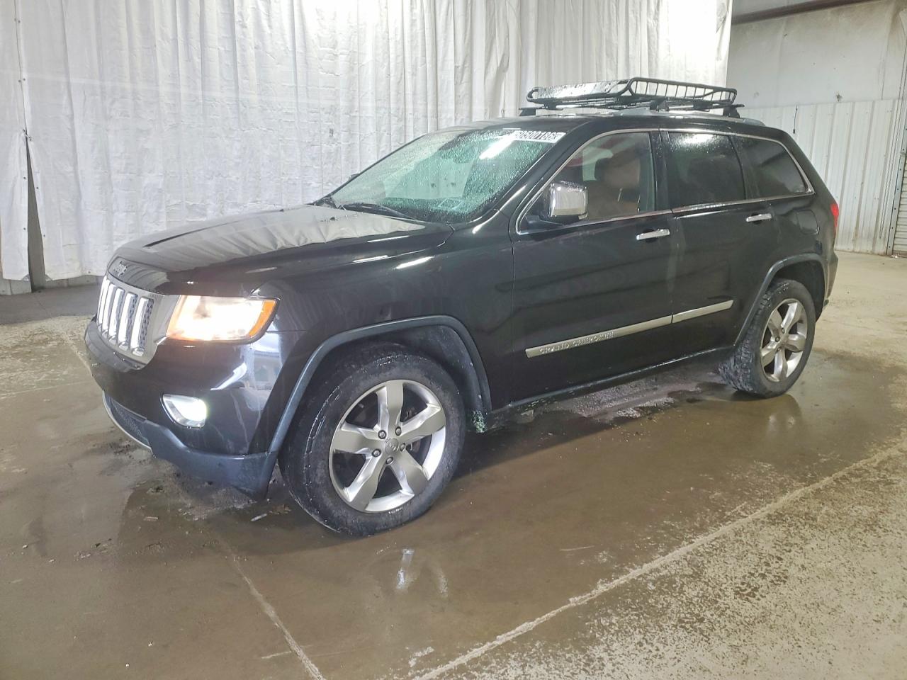 Salvage Jeep Cherokee Image