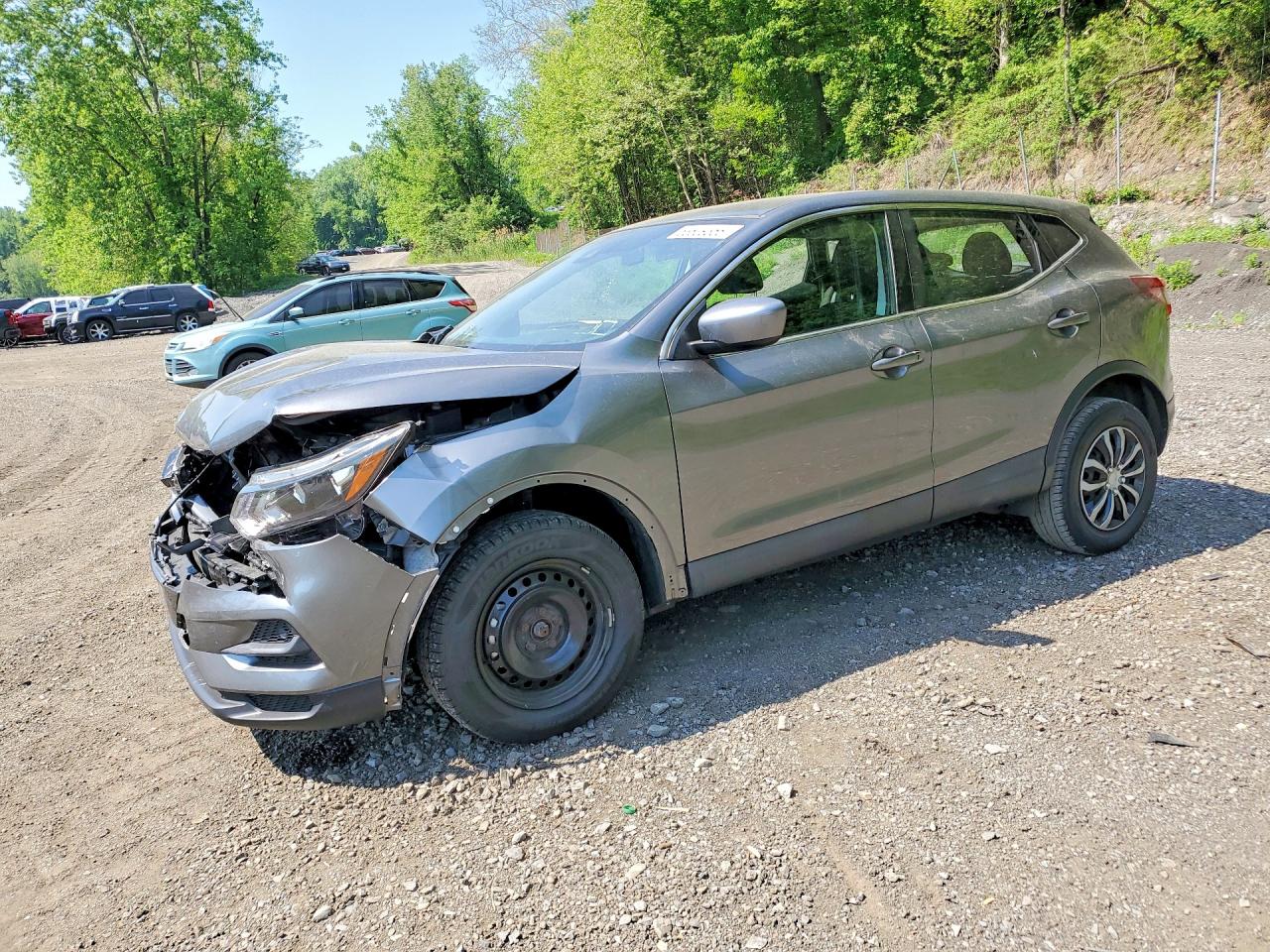 Salvage Nissan Rogue Image