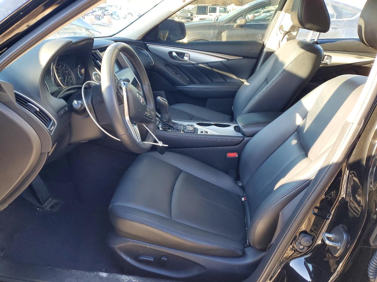 INFINITI Q50 3.0t P 3.0t Pure