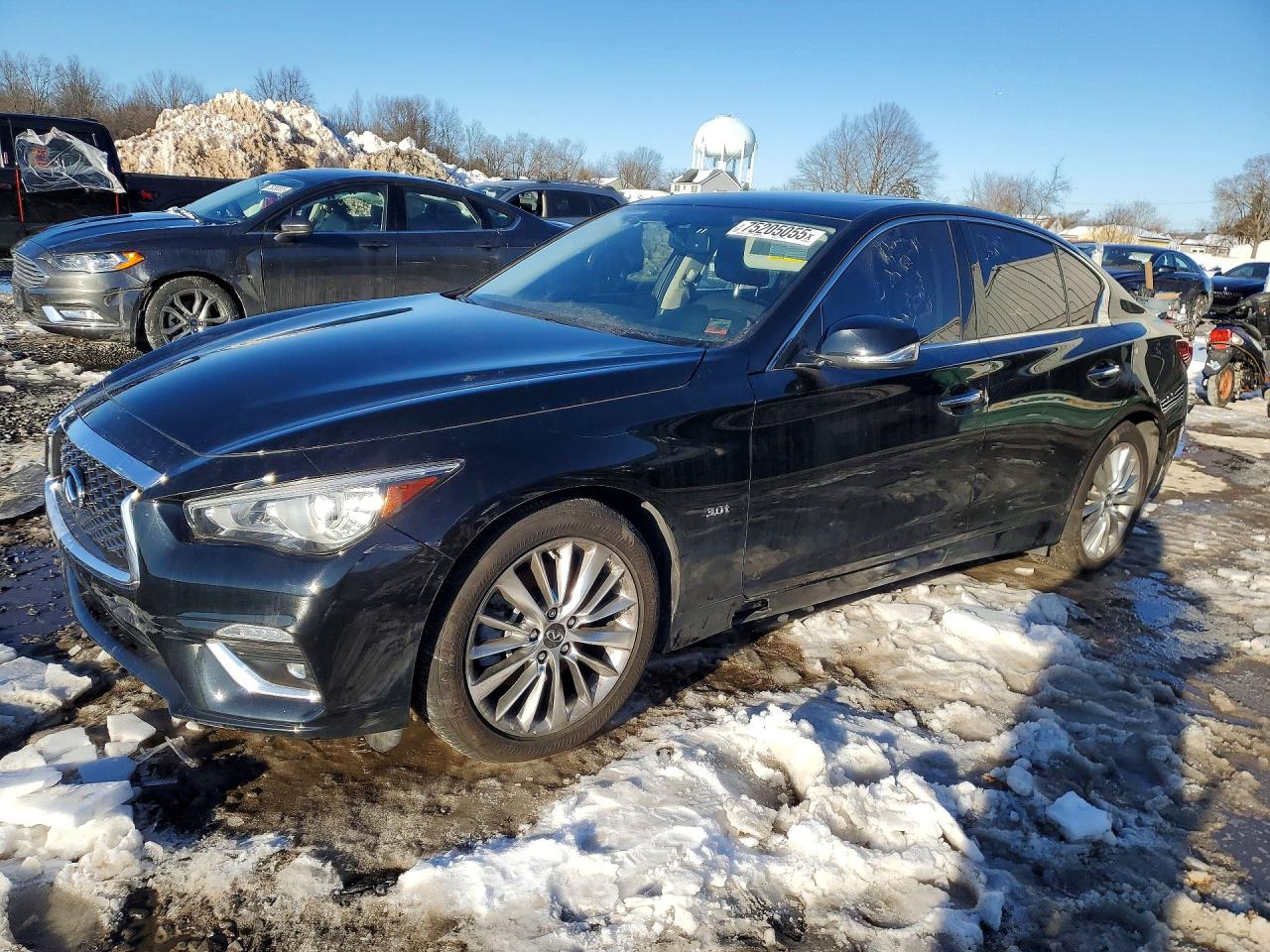 Salvage INFINITI Q50 Image
