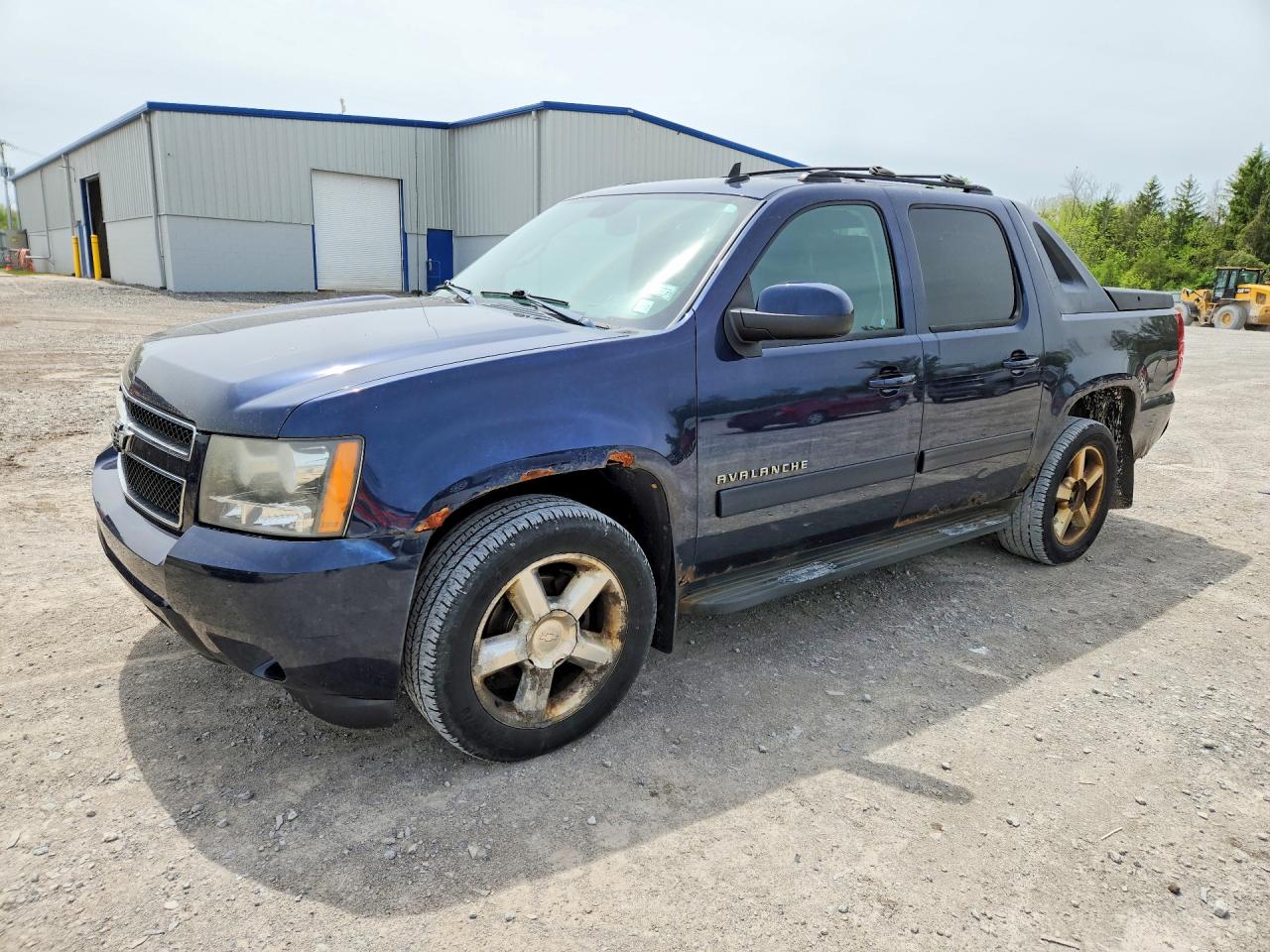 Salvage Chevrolet Avalanche Image