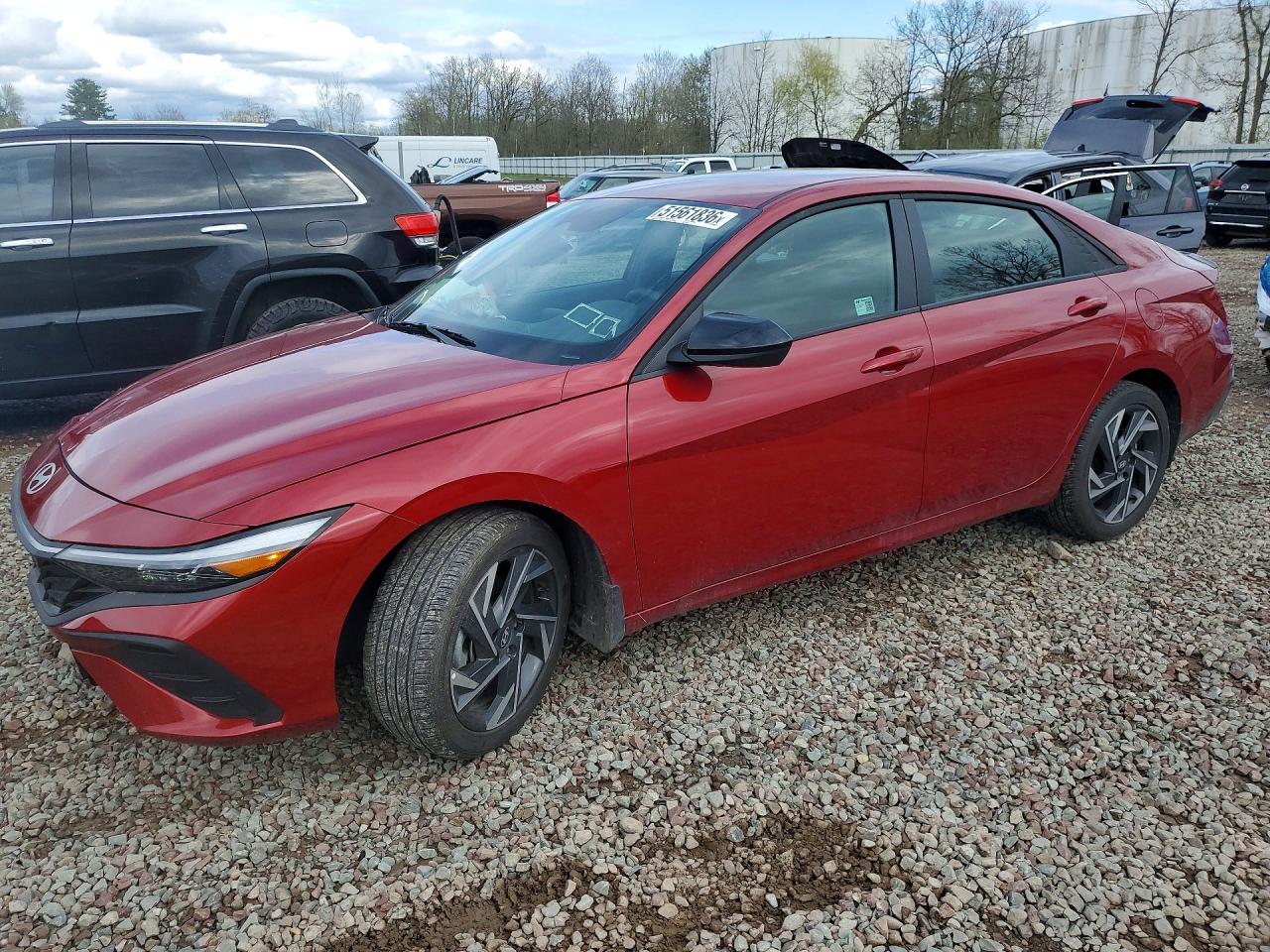 Salvage Hyundai ELANTRA Image