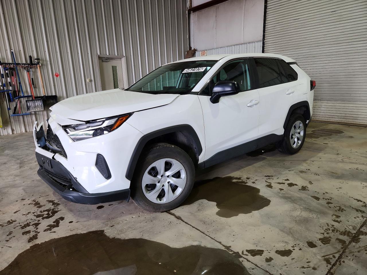 Salvage Toyota RAV4 Image