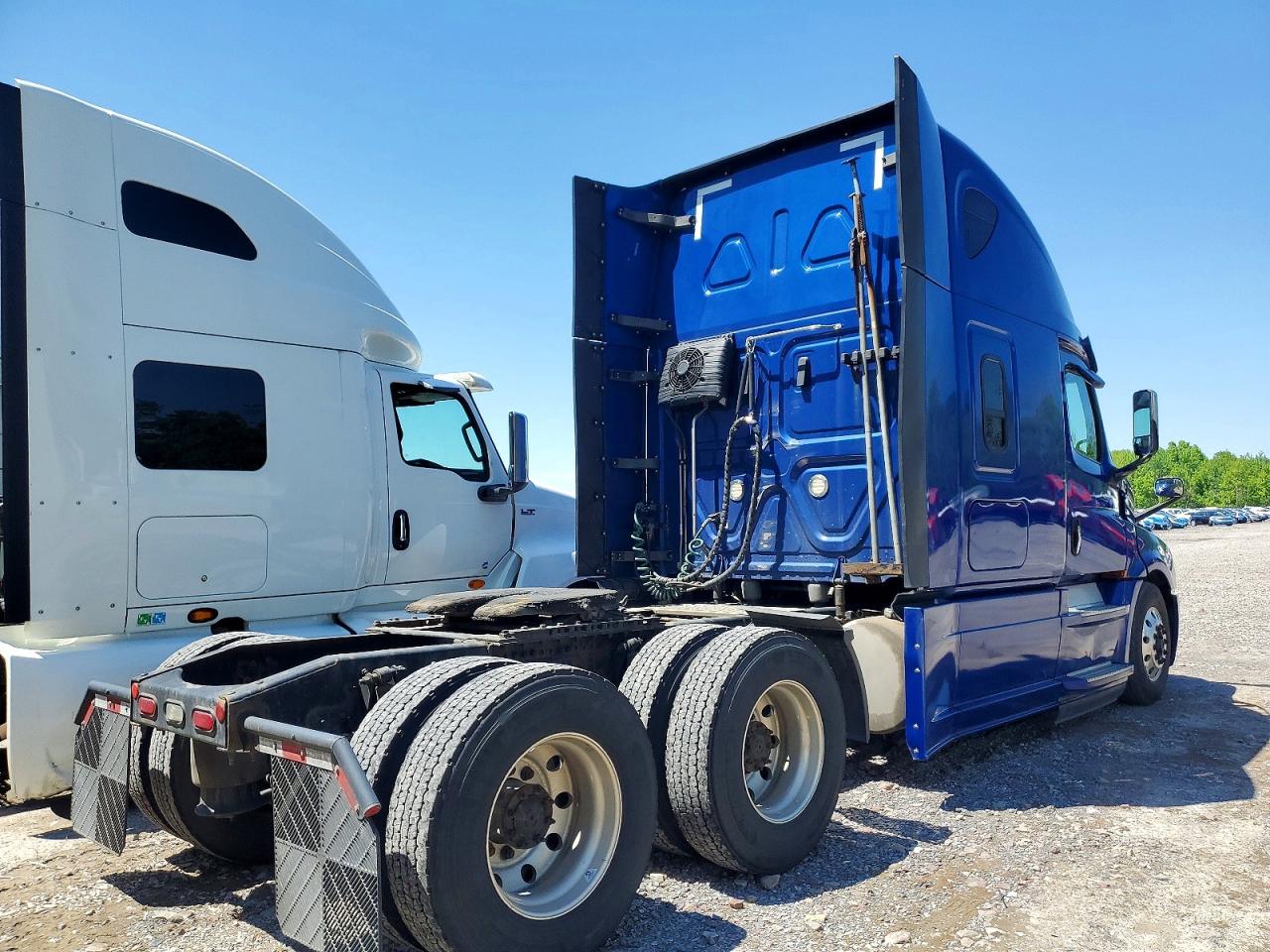 Freightliner Cascadia 126