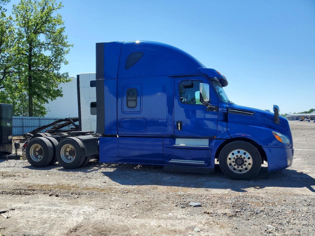 Freightliner Cascadia 126