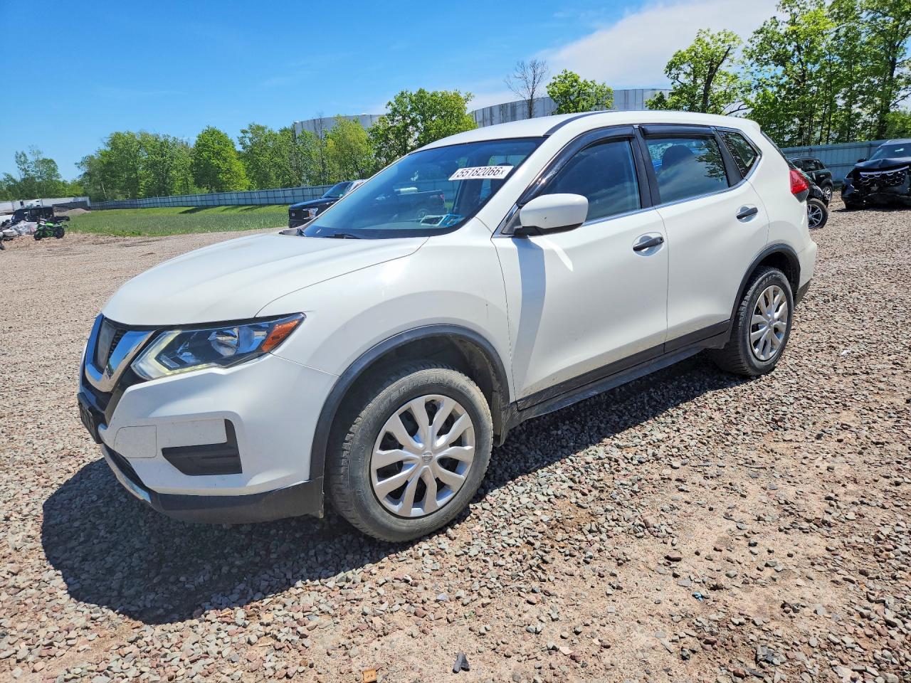 Salvage Nissan Rogue Image