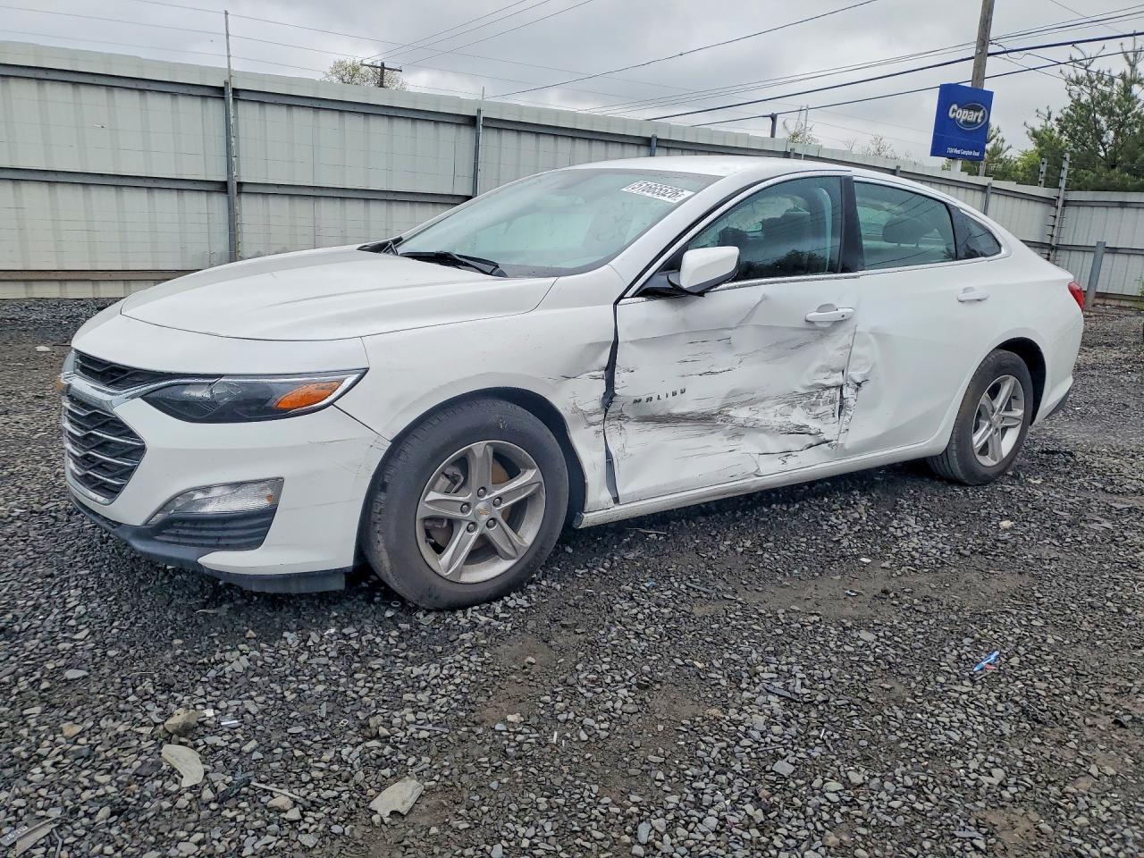 Salvage Chevrolet Malibu Image
