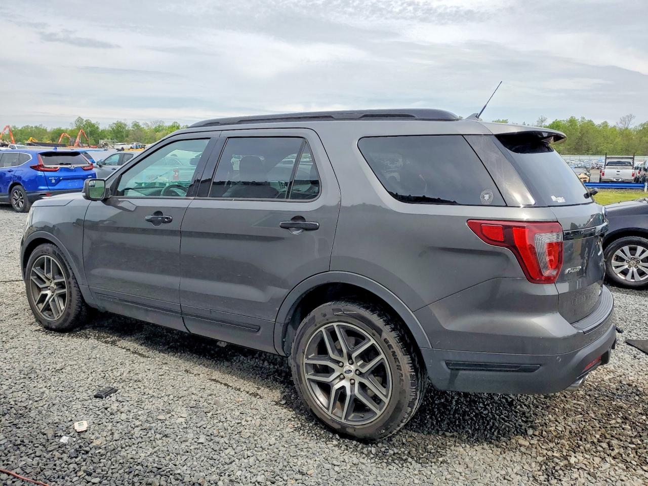 Ford Explorer Sport