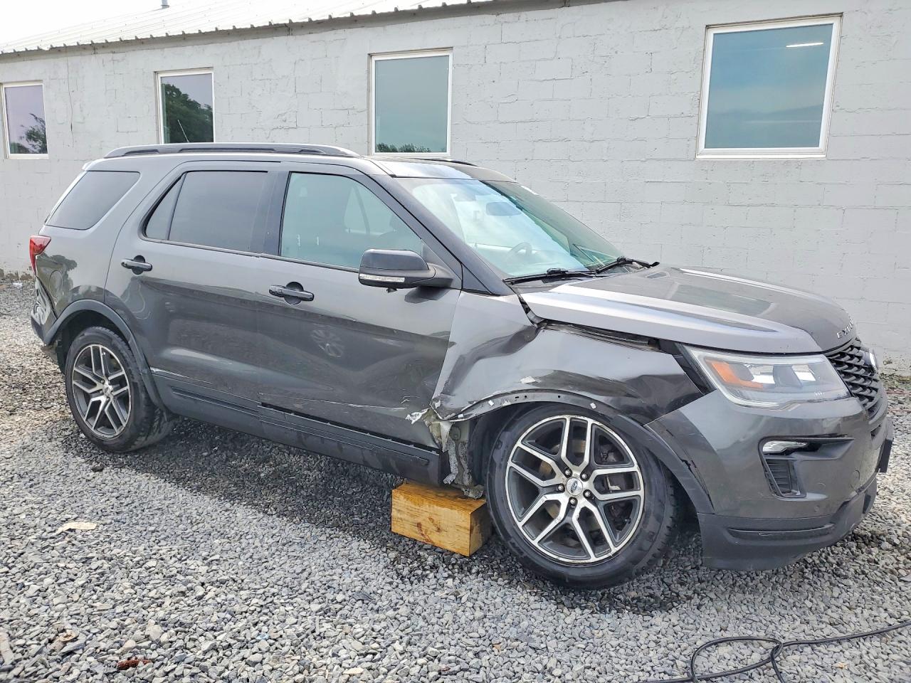 Ford Explorer Sport