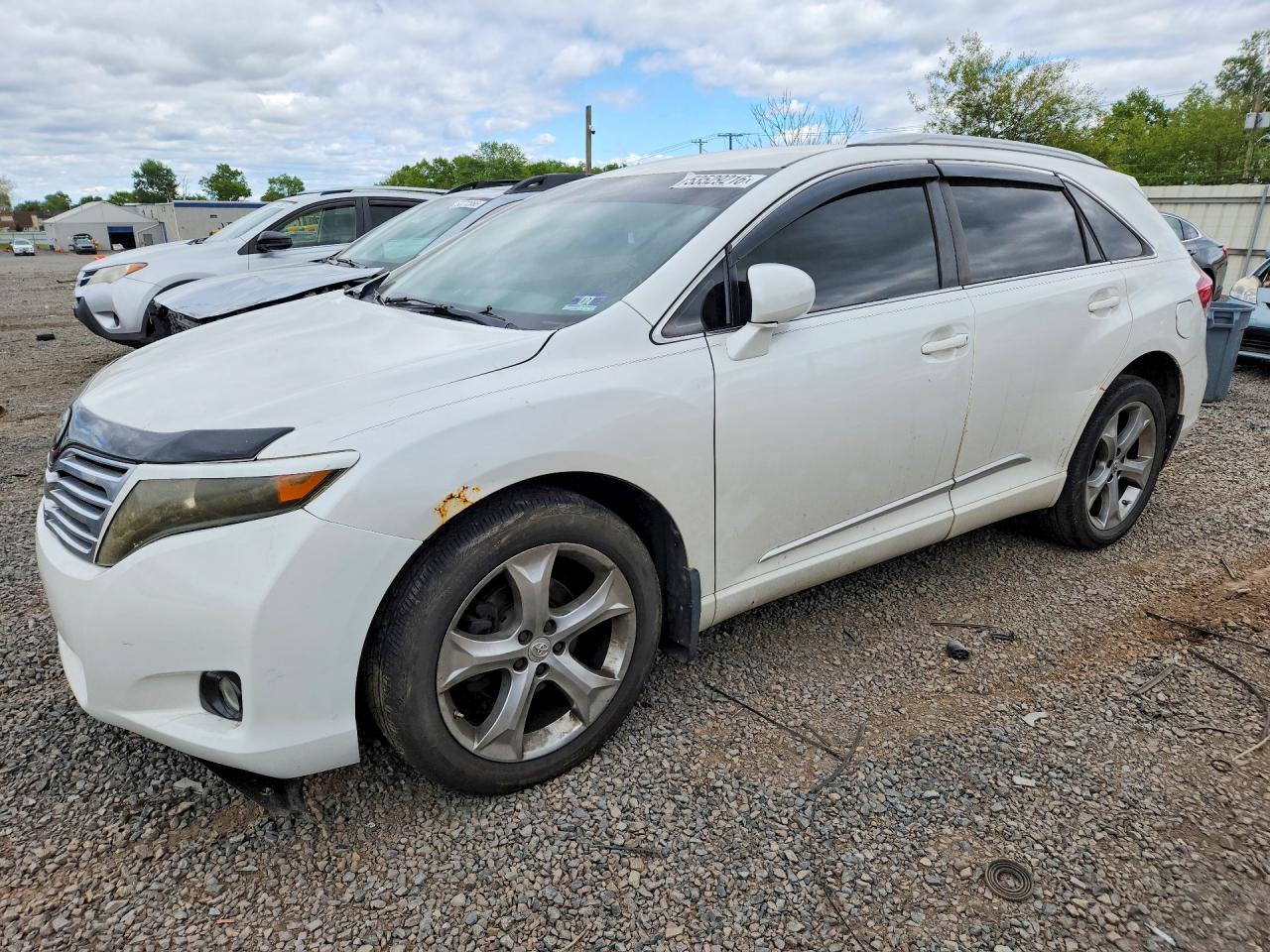 Salvage Toyota Venza Image