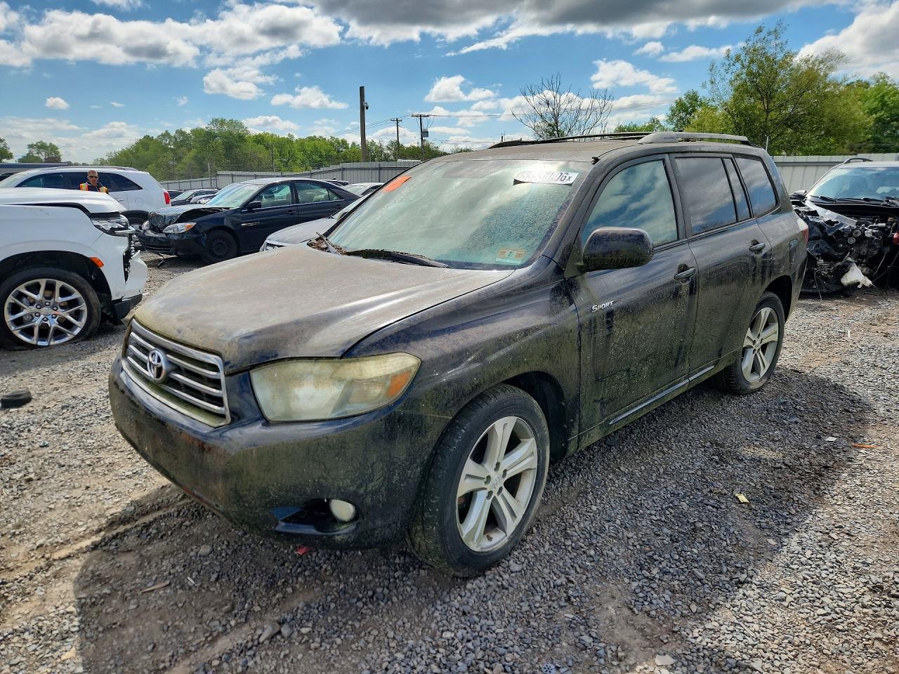 Salvage Toyota Highlander Image
