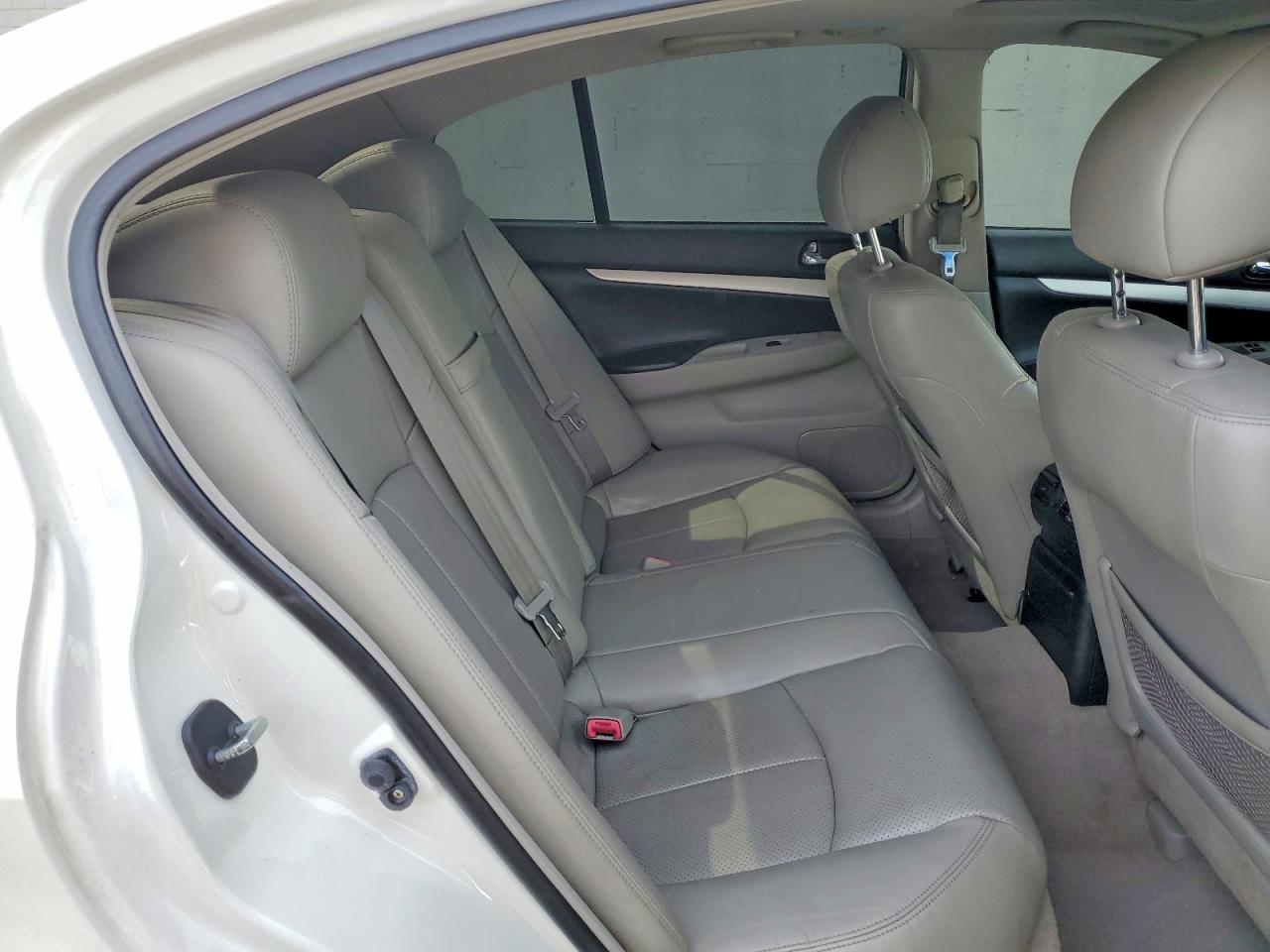 INFINITI G37 X