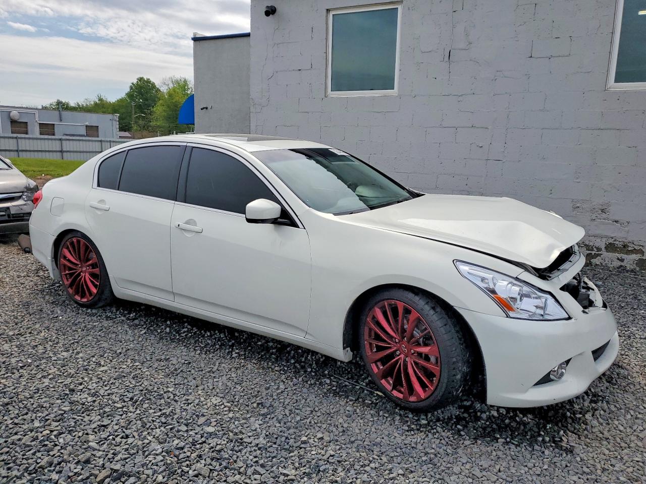 INFINITI G37 X