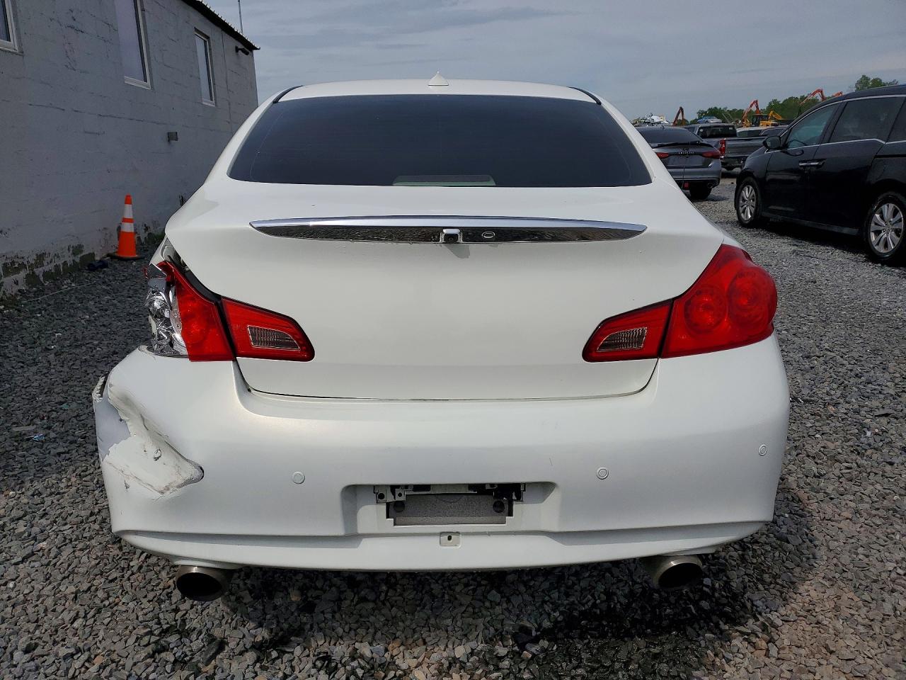INFINITI G37 X