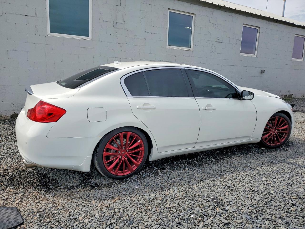 INFINITI G37 X