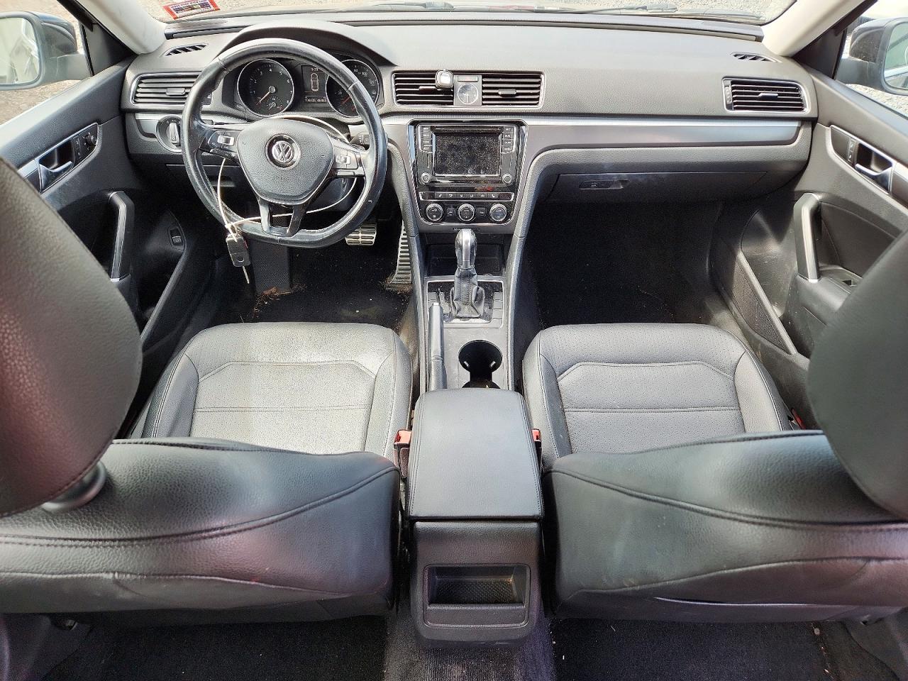 Volkswagen Passat R-line