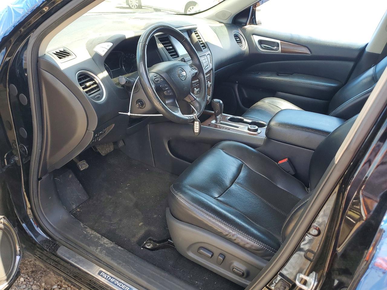 Nissan Pathfinder Platinum